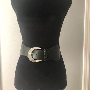 Small black stretchy belt